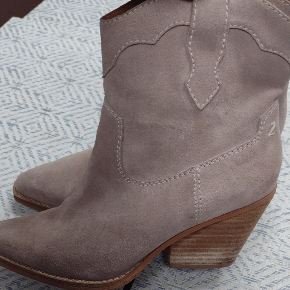 Zodiac Women's Suede Ankle Boots - Cream - Picture 10 of 12